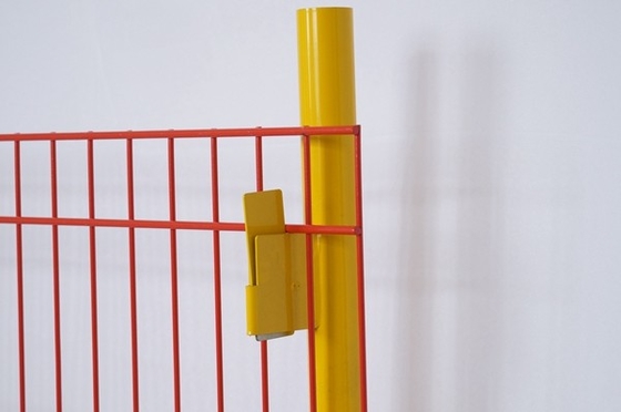 Ντυμένοι τοίχοι/άξονες πλέγματος εμποδίων προστασίας ακρών σιδήρου PVC προσωρινοί