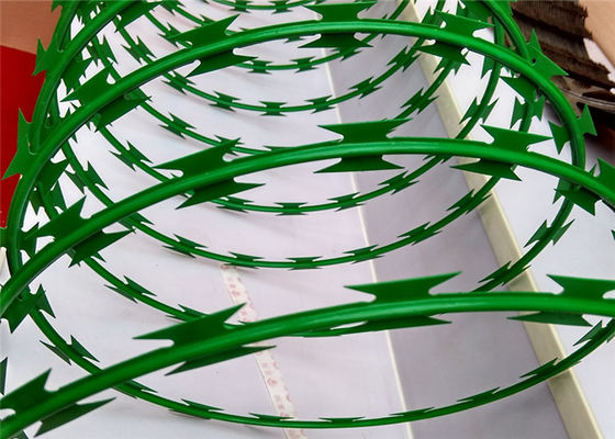 Hgmt 2.5mm ντυμένο PVC πράσινο χρώμα καλωδίων ξυραφιών χάλυβα οδοντωτό για το ζωικό κεφάλαιο επιτροπών φρακτών