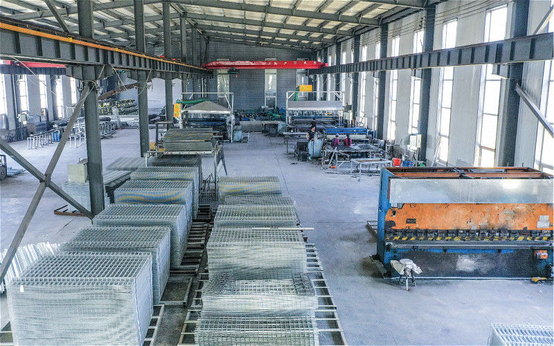 Hebei Bending Fence Technology Co., Ltd manufacturer production line