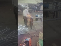 Συγκόλληση πλαισίου περίφραξης από συρματόπλεγμα γαλβανισμένο εν θερμώ και συγκόλληση στύλων