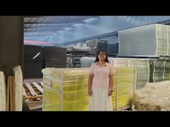 Συσκευασία παλέτας με προστατευτικό περίφραξη άκρων