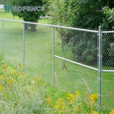 76mm Post Rail Chain Link Fence Τέλεια επιλογή για αθλητικά πεδία και πίσω αυλές