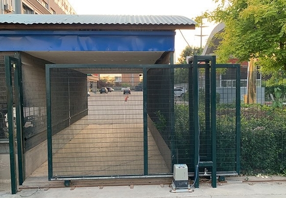 Προσαρμόσιμη χάλυβα φράχτης διακινούμενη πύλη για το σπίτι και τον κήπο 5,0m πλάτος
