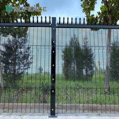 Προσαρμόσιμα Πίνακες φράχτη υψηλής ασφάλειας Αρχιτεκτονικές μικρές τρύπες φράχτη συρματόσχοινο Anti Climb 358 συγκολλημένο πλέγμα φράχτη ή ασφάλεια