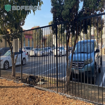 Σιδηροδρομικό φράχτη για κατοικίες Μαύρη σκόνη επικαλυμμένη τετράγωνος σωλήνας Αντιτριβή Ζυγισμένο φράχτη χάλυβα