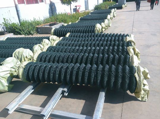 Πίνακες φράχτη με αλυσίδα PVC σε μαύρο για πύλες πλέγματος