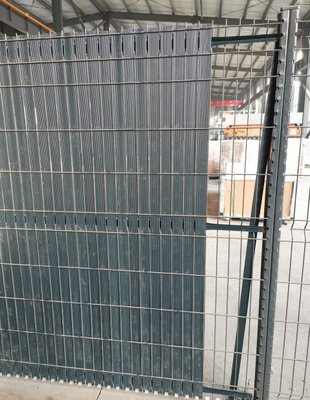 Εξωτερικό 3d Curved Pvc επικαλυμμένο συγκολλημένο σύρμα πλέγμα Φράχτης για τον κήπο και την προστασία της φάρμας 3d φράχτη