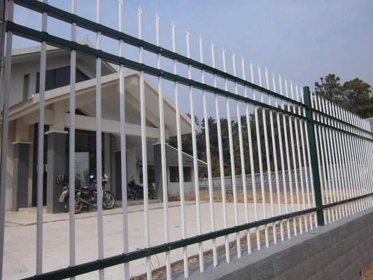 Εύκολη συναρμολόγηση Ζυγισμένο PVC επικαλυμμένο σφυρηλατημένο σίδηρο από χάλυβα φράχτη Πίνακα για εξατομικευμένη πισίνα Spear Top εξωτερικό