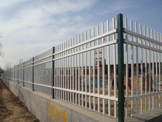 Εύκολη συναρμολόγηση Ζυγισμένο PVC επικαλυμμένο σφυρηλατημένο σίδηρο από χάλυβα φράχτη Πίνακα για εξατομικευμένη πισίνα Spear Top εξωτερικό