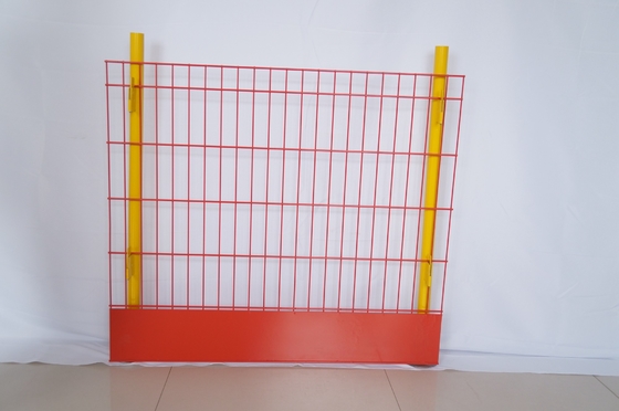 ντυμένο PVC πορτοκαλί χρώμα εμποδίων προστασίας ακρών μεγέθους τρυπών 50*200mm
